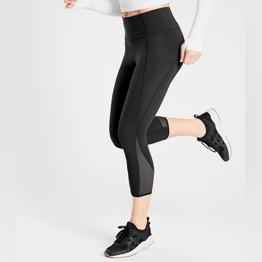ATHLETA Lightning Capri Mesh Leggings Size S